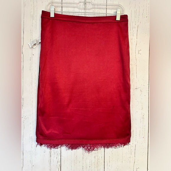 Forever 21 Burgundy Lace Skirt Size L - Picture 4 of 9